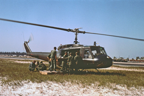 UH-1D Helicpoter Hue, Vietnam